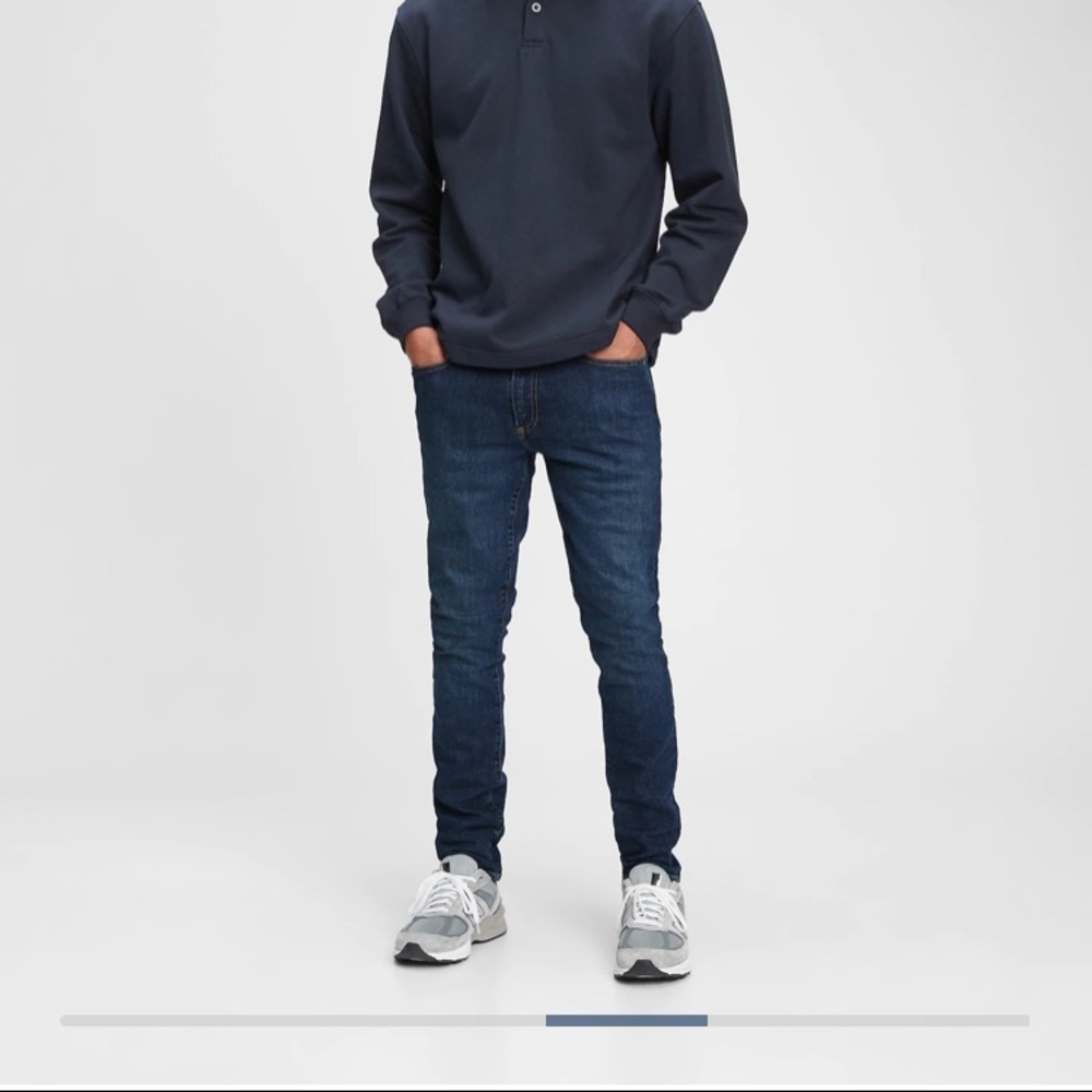2pairs! Like new GAP Slim Jeans Bundle  (31x32)